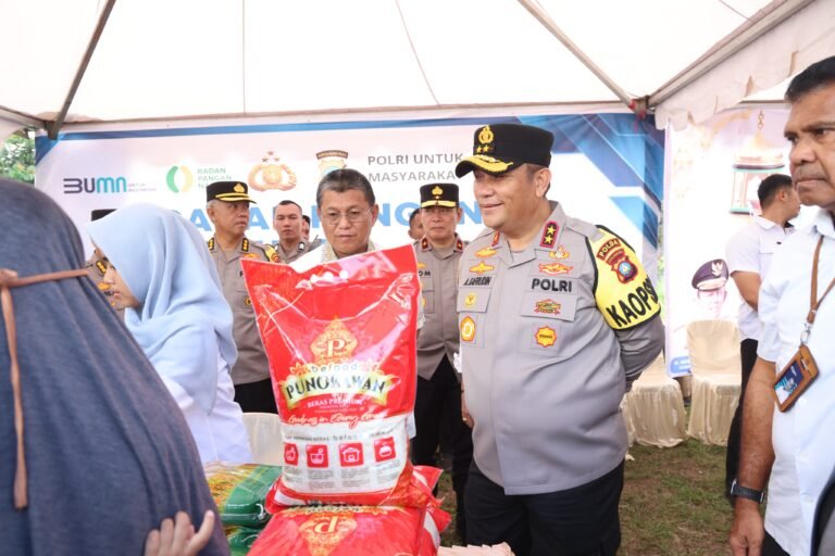 GERAKAN PANGAN MURAH POLRI SERENTAK, POLDA KEPRI HADIRKAN PANGAN TERJANGKAU BAGI MASYARAKAT JELANG IDUL FITRI