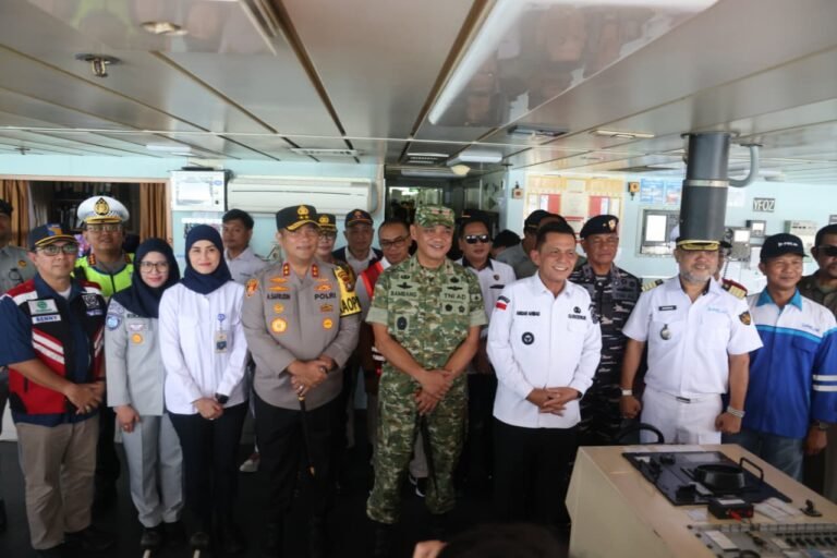 POLDA KEPRI BERSAMA FORKOPIMDA PROVINSI KEPRI DAN KOTA BATAM TINJAU TIGA PELABUHAN DI BATAM JELANG ARUS MUDIK LEBARAN 1447 H / 2026
