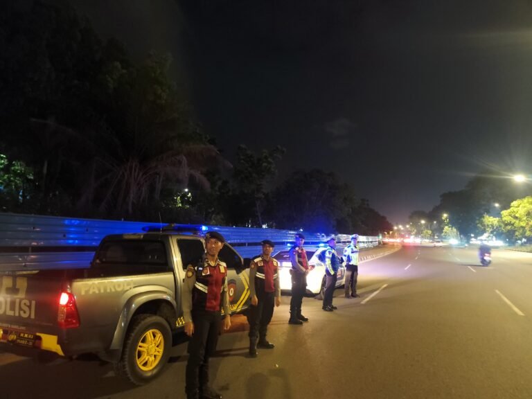 Personel Gabungan Polresta Barelang Laksanakan Patroli Cipta Kondisi Jaga Keamanan Kota Batam