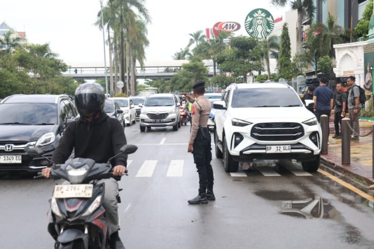 OPERASI KETUPAT SELIGI 2026: PELAYANAN HUMANIS DI POS BATAM CENTER HADIRKAN MUDIK AMAN DAN NYAMAN