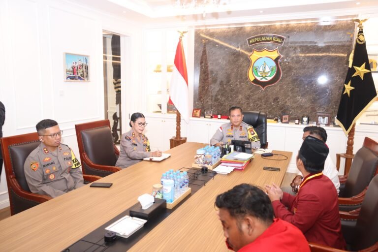 KAPOLDA KEPRI TERIMA AUDIENSI CIPAYUNG PLUS, GMNI DAN GMKI TANJUNGPINANG–BINTAN, PERKUAT SINERGI DENGAN MAHASISWA