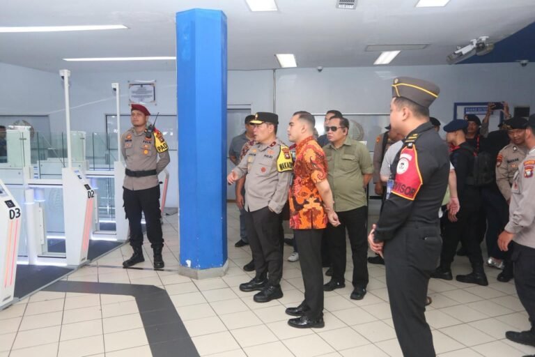 OPERASI KETUPAT SELIGI 2026: WAKAPOLDA KEPRI TINJAU POS YAN BATAM CENTER DAN PELABUHAN INTERNASIONAL BATAM CENTER