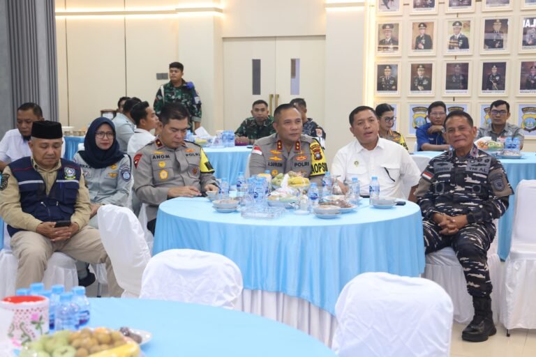 KAPOLDA KEPRI BERSAMA STAKEHOLDER TERKAIT IKUTI VICON KAPOLRI, PASTIKAN KESIAPAN PENGAMANAN MALAM IDUL FITRI 1447 H