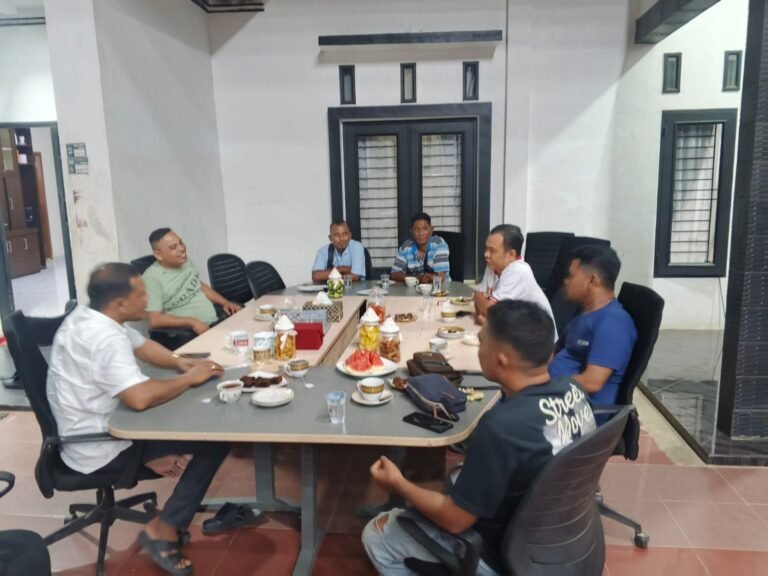 Silaturahmi Lebaran Idul Fitri 1447 H, Rocky Sambut Kunjungan Insan Pers Aceh Timur.
