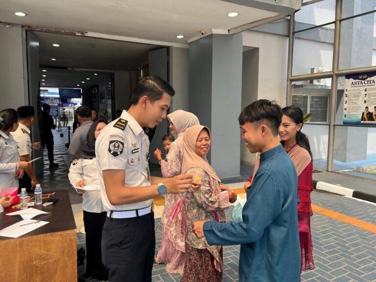 MOMEN YANG DINANTI: Open House Rutan Batam Hadirkan Senyum, Tawa, dan Air Mata Kebahagiaan