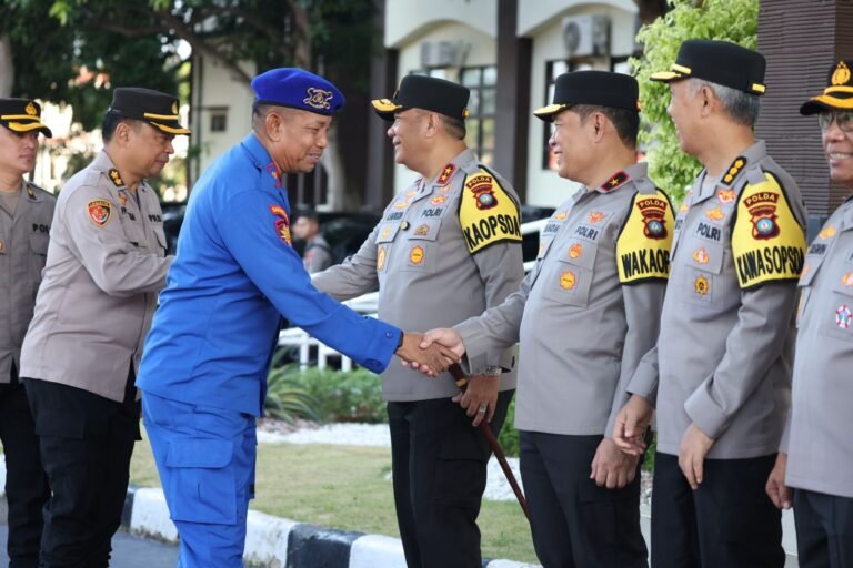 APEL GABUNGAN DAN HALAL BIHALAL, KAPOLDA KEPRI TEKANKAN DISIPLIN DAN PELAYANAN PRIMA PASCA HARI RAYA IDUL FITRI