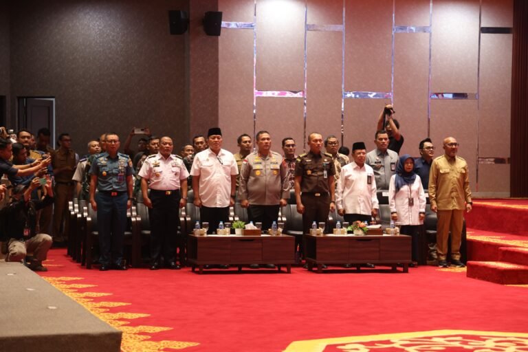 KAPOLDA KEPRI HADIRI RAPAT PARIPURNA DPRD PROVINSI KEPRI DAN HALAL BIHALAL PASCA IDUL FITRI 1447 H