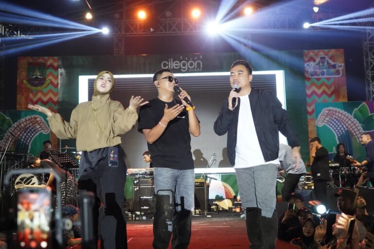 Ribuan Masyarakat Penuhi Alun-Alun Cilegon Pada Perayaan Puncak HUT Cilegon ke-27
