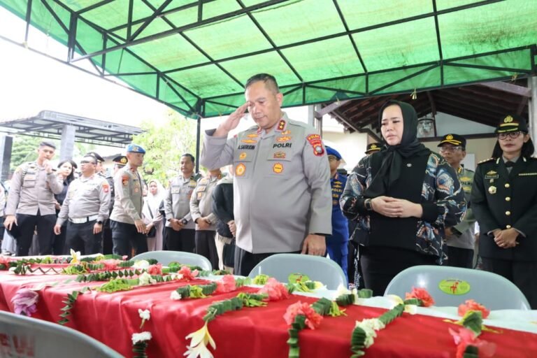 POLDA KEPRI BERDUKA, IPDA SUPRIADI DIKENANG SEBAGAI SOSOK BERDEDIKASI DAN INSPIRATIF