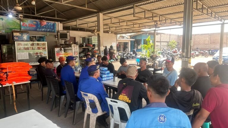Satpolairud Polresta Barelang Laksanakan Sambang Dialogis dan Sosialisasi Penggunaan Life Jaket di Pelabuhan Rakyat Tanjung Uma