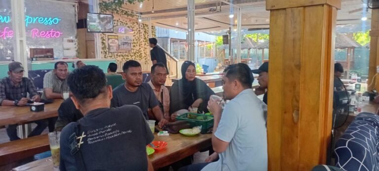 Kasi Inteljen Kejari Aceh Timur Ngopi Bareng Wartawan