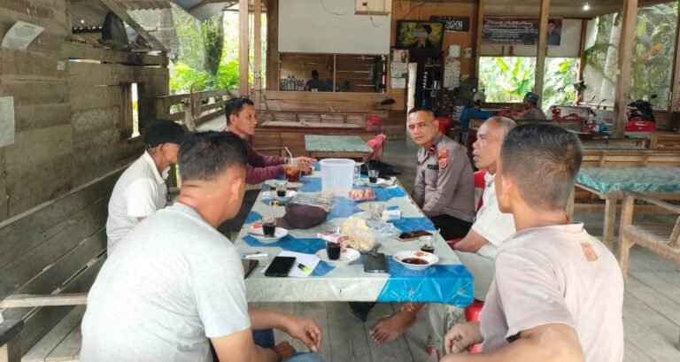 Saweu Keude Kopi, Cara Kapolsek Idi Tunong Merawat Kedekatan dengan Warga