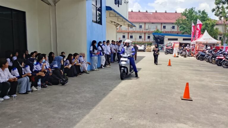 Kenali Ban Selip pada Motor dan Cara Mengantisipasinya di Jalan Raya