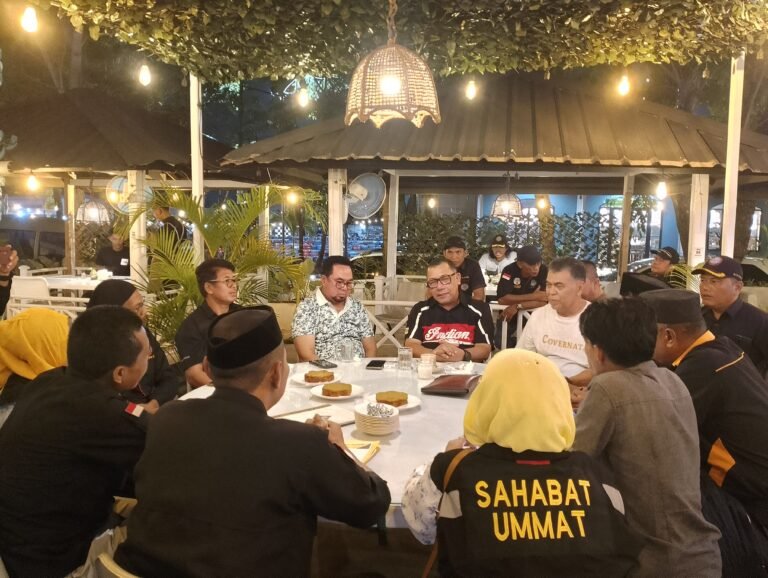 Silaturahmi DPD Partai UMMAT Batam dan Yan Fitri Halimansyah di Bengkong,
