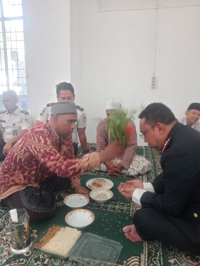Kalapas Kelas IIB Idi  Heriyanto Syafrie Gelar Tepung Tawari dan Santunan Anak Yatim
