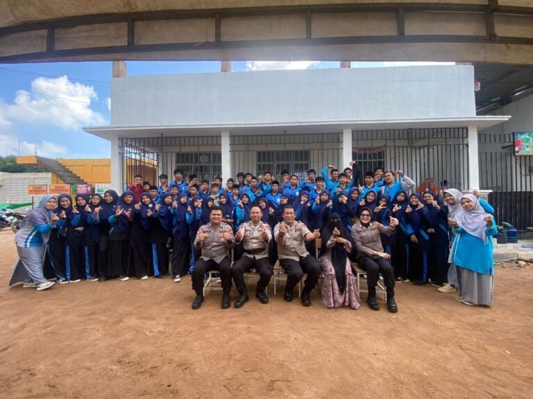 Satbinmas Polresta Barelang Laksanakan Silaturahmi dan Pembekalan Siswa SIT Mahabbatul Haq.