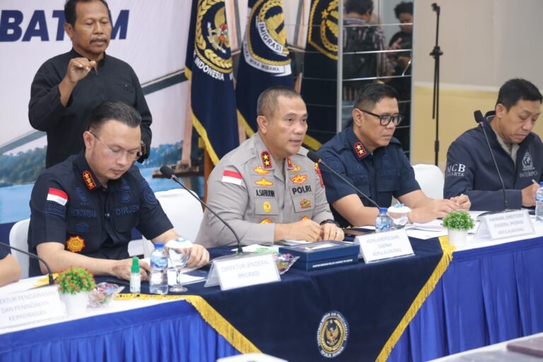 Kapolda Kepri Hadiri Pengungkapan 210 WNA Terduga Pelaku Online Scam Internasional di Batam