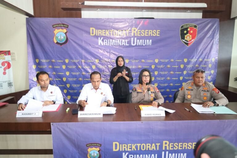 DITRESKRIMUM POLDA KEPRI UNGKAP KASUS PEMBUNUHAN PEREMPUAN DI LINGGA