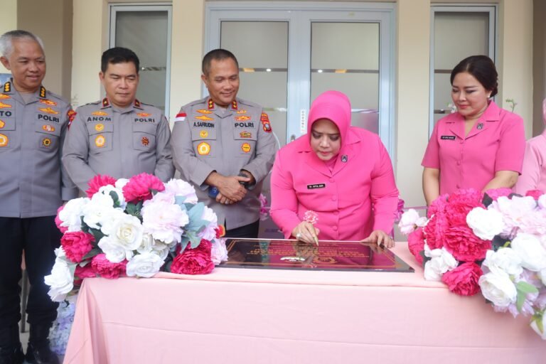 SYUKURAN RENOVASI GEDUNG BHAYANGKARI DAERAH KEPRI, KAPOLDA KEPRI RESMIKAN P2L DAN PANEN HASIL KETAHANAN PANGAN