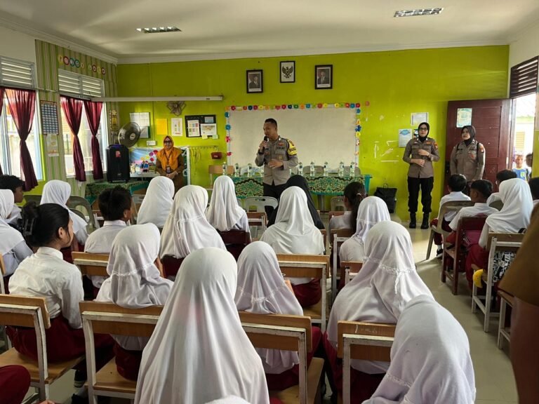 Satbinmas Polresta Barelang Bersama Polsek Belakang Padang Gelar Penyuluhan dan Sosialisasi kepada Siswa SD Negeri 006 Pulau Kasu