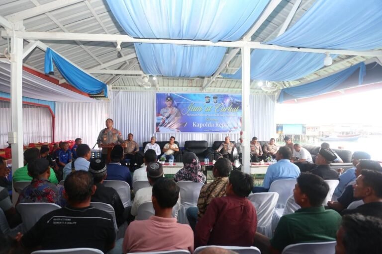 Jumat Curhat Kapolda Kepri dengan Nelayan Jemaja, Perkuat Sinergi Polri dan Masyarakat Pesisir di Anambas