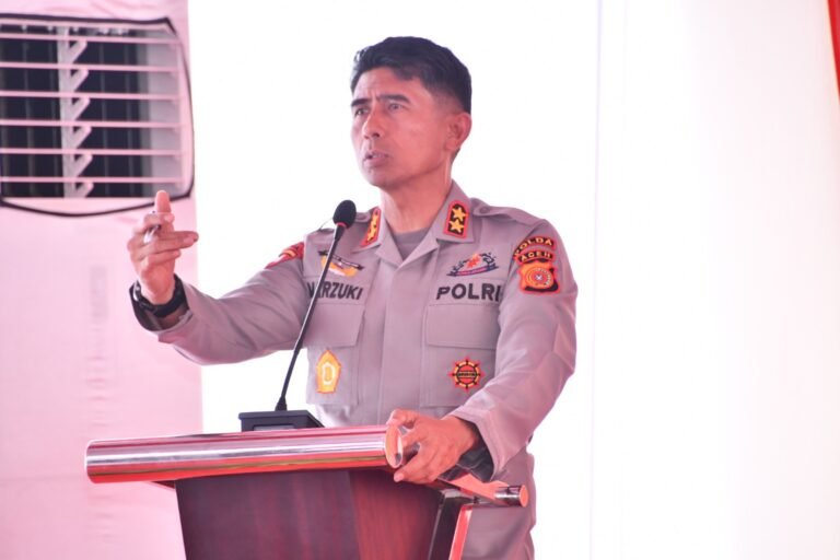 Kapolda Aceh Apresiasi Dedikasi Personel Polres Aceh Timur Dalam Membantu Penananganan Bencana Banjir