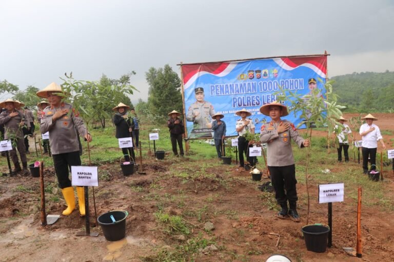 Kapolres Lebak Dampingi Kapolda Banten Penanaman 1.000 Pohon dan Resmikan Jembatan Merah Putih Presisi