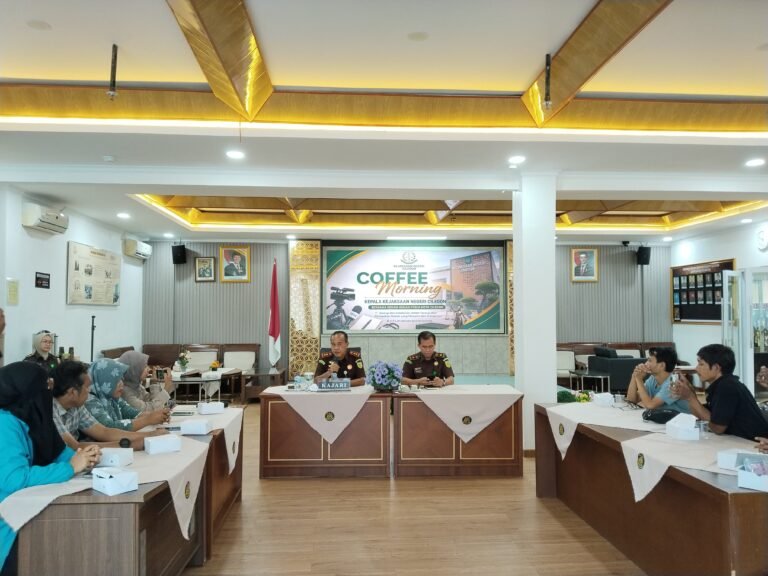 “Ngopi Bareng Wartawan, Kajari Cilegon Ajak Media Bangun Penegakan Hukum Humanis”