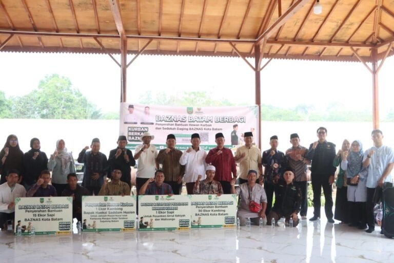 Polresta Barelang Hadiri Penyerahan Bantuan Hewan Kurban dan Sedekah Daging oleh Baznas Kota Batam