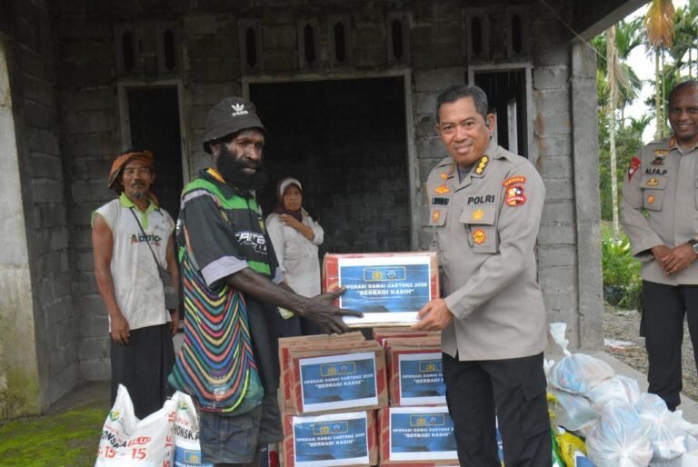 Ops Damai Cartenz Berbagi Kasih, Hadirkan Bantuan dan Pelayanan Kesehatan bagi Warga Pelosok Timika