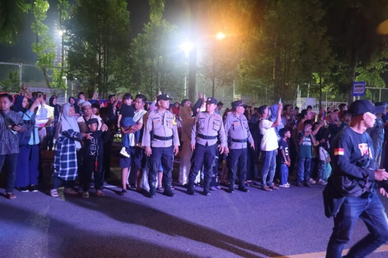 Polda Kepri Kawal Pengamanan Pawai Takbir Idul Adha 447 H Di Kota Batam: Pawai Berjalan Aman Dan Kondusif