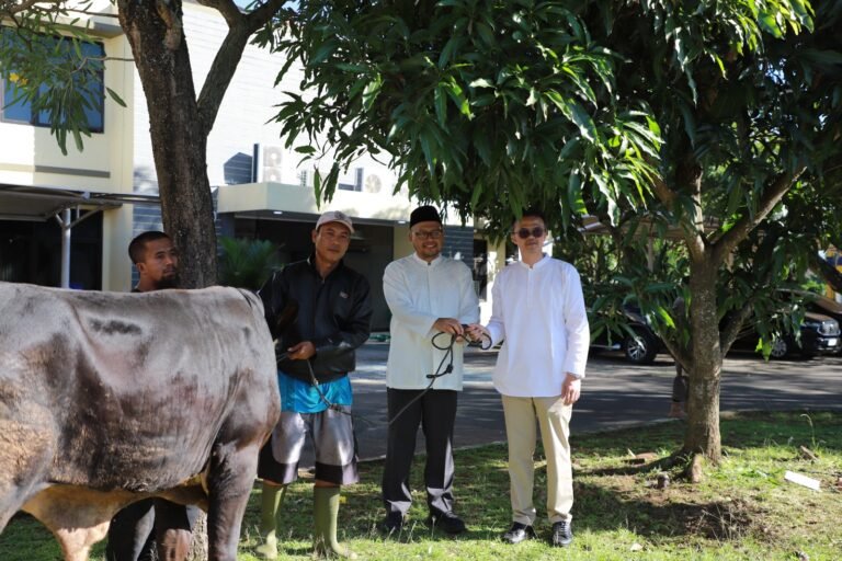 Tebar Kepedulian melalui Pemotongan dan Pembagian Hewan Kurban Idul Adha 1447 H