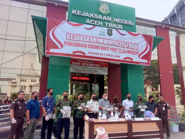 Kajari Aceh Timur Musnahkan Barang Bukti Sejumlah Perkara yang Telah Inkracht