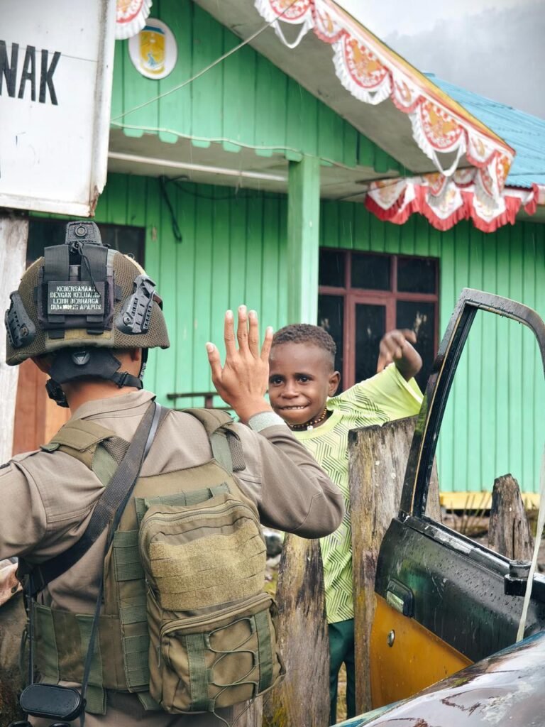 Patroli Dialogis Ops Damai Cartenz 2026 Perkuat Stabilitas Keamanan di Distrik Sinak