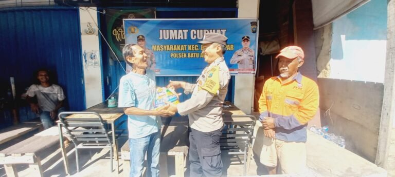 Dalam kegiatan Rutin Jumat Curhat Kamtibmas Polsek batu ampar dengan warga tanjung sengkuang : Penting Nya Terus Bersinergi Jaga Situasi Kamtibmas