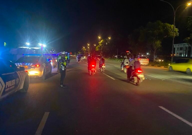 Satlantas Polresta Barelang Gelar Patroli Malam untuk Antisipasi Balap Liar dan Kejahatan Jalanan