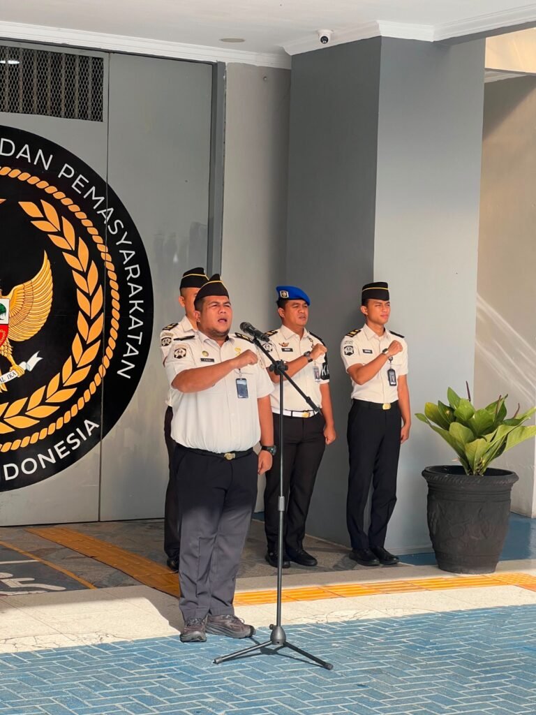 Teguhkan Komitmen Pelayanan Prima, Kasubsi Bimbingan Kegiatan Pimpin Apel Pagi Rutan Batam
