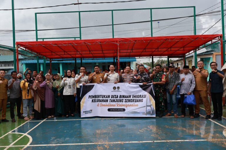 Imigrasi Batam Bentuk Desa Binaan Imigrasi di Tanjung Sengkuang untuk Cegah TPPO dan TPPM