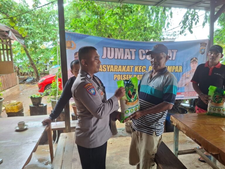 Dalam kegiatan Rutin Jumat Curhat Kamtibmas Polsek batu ampar dengan warga batu merah : Penting Nya Terus Bersinergi Jaga Situasi Kamtibmas