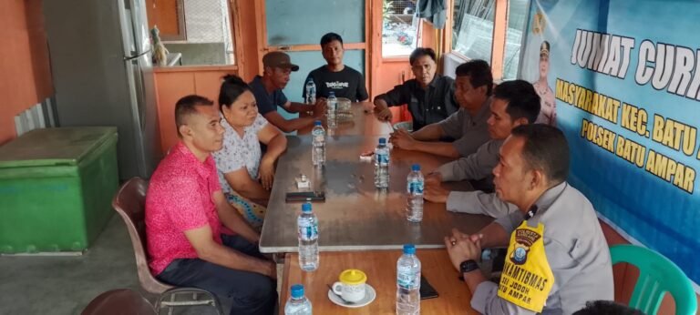 Dalam kegiatan Rutin Jumat Curhat Kamtibmas Polsek batu ampar dengan warga komplek jodoh square : Penting Nya Terus Bersinergi Jaga Situasi Kamtibmas