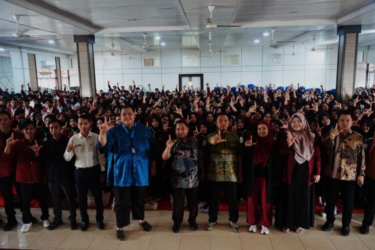 Relima Goes To Campus: Mahasiswa FKIP dan FHEB UNDHARI Diasah Public Speaking Berbasis Literasi dan Kepemimpinan