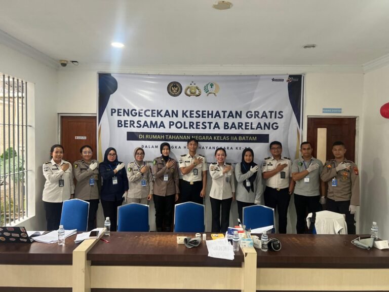 POLRI UNTUK MASYARAKAT,POLRESTA BARELANG DAN RUTAN BATAM GELAR PEMERIKSAAN KESEHATAN GRATIS BAGI WARGA BINAAN DALAM RANGKA HUT BHAYANGKARA KE-80