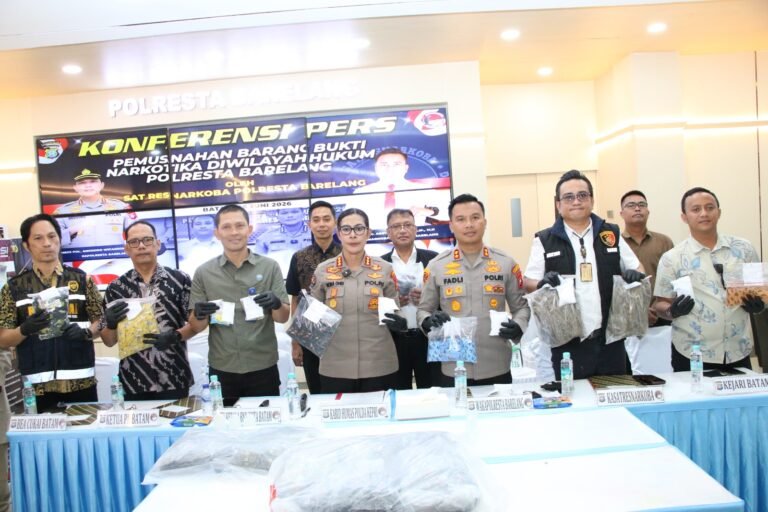 Konferensi Pers Ungkap Kasus Narkoba Jaringan Antar Provinsi dan Pemusnahan Barang Bukti di Wilayah Hukum Polresta Barelang