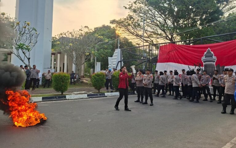 RESET PROVINSI BANTEN: Menagih Janji Tanah Jawara, Menggugat Fantasi Kesejahteraan Rakyat di Tengah Ketimpangan Nyata
