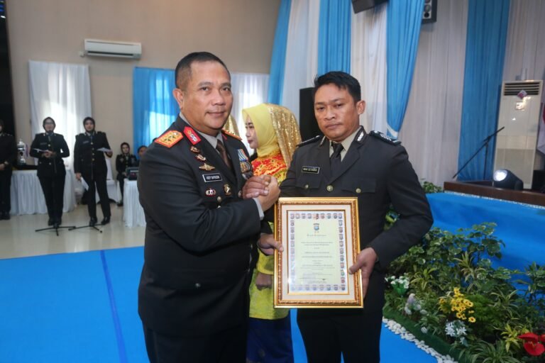 BHABINKAMTIBMAS POLSEK BATU AMPAR RAIH JUARA 1 TELADAN POLDA KEPRI BERKAT INOVASI “SI AMRU”   