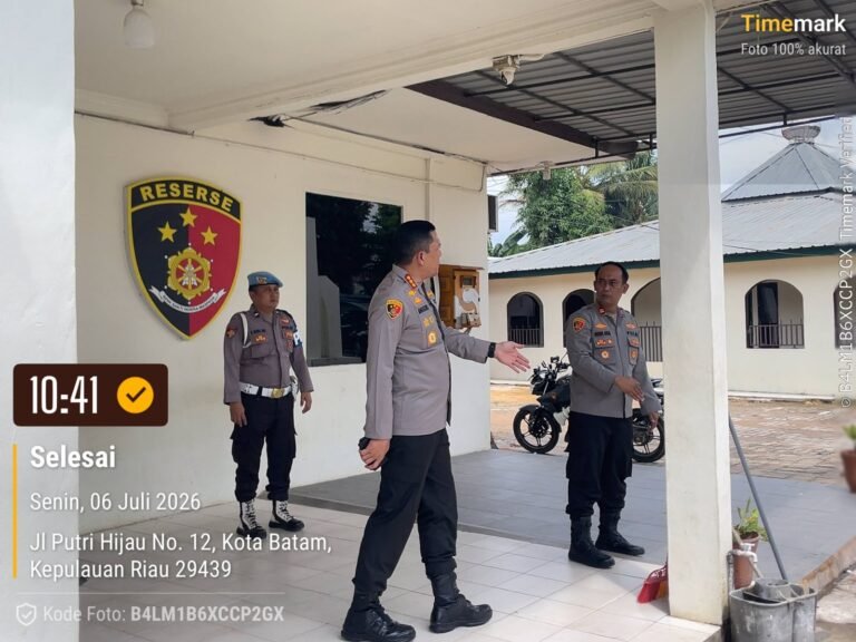 Kapolresta Barelang Laksanakan Pengecekan Mako Polsek Sagulung untuk Memastikan Kesiapan Pelayanan Kepada Masyarakat