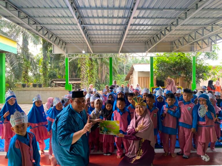 RELIMA Goes To School Hadirkan “Reading with Love”, 107 Santri dan Orang Tua Antusias Ikuti Literasi di RA Adz Dzikra Isyhaarul Jannah