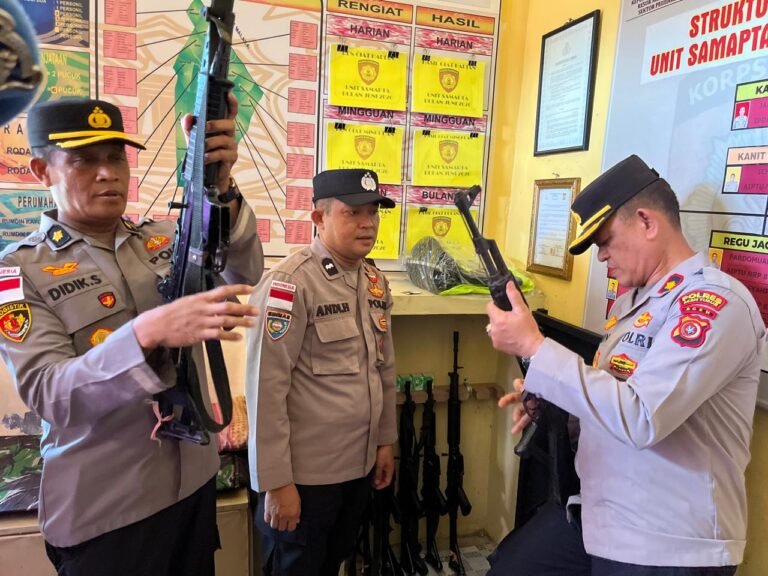 Wakapolres Aceh Timur Periksa Senjata Dinas Jajaran Polsek, Tekankan Disiplin sebagai Bentuk Tanggung Jawab