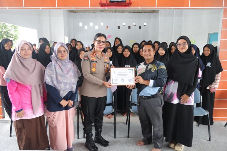 ‎Kabid Humas Polda Kepri Ajak Pelajar Nizam Al-Mulk Jadi Generasi Cerdas, Berkarakter, Dan Sadar Hukum