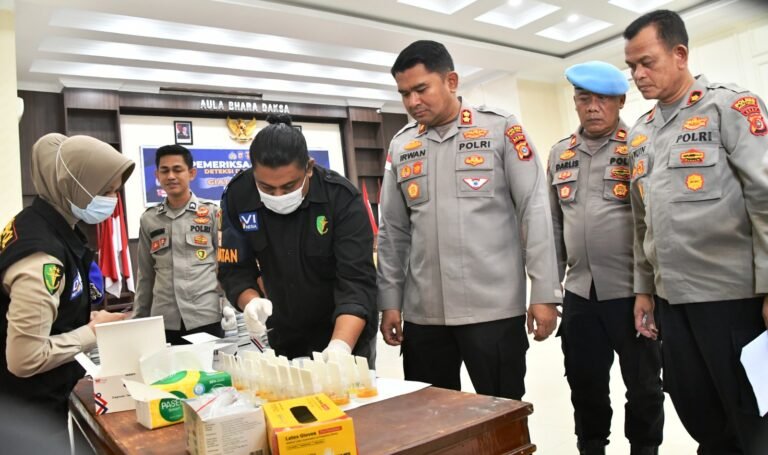 Kapolres Aceh Timur Perketat Disiplin Personel, Tes Urine Digelar, Cegah Judol dan Pinjol